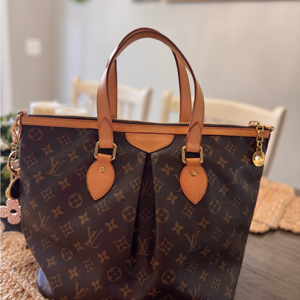 Authentic Louis Vuitton Brwn.Monogram Tote with Tan Accents; PRISTINE CONDITION!